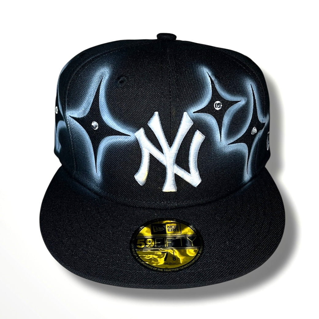 AIRBRUSHED STAR BLACK YANKEE FITTED CAP