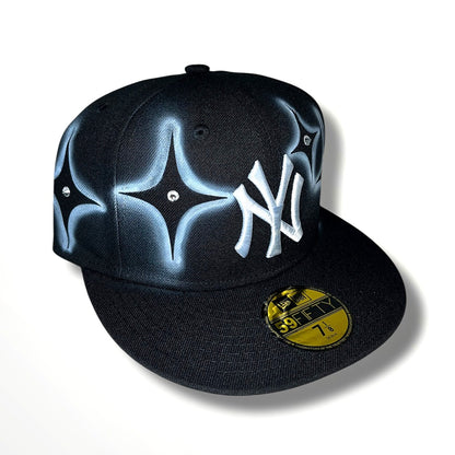 AIRBRUSHED STAR BLACK YANKEE FITTED CAP